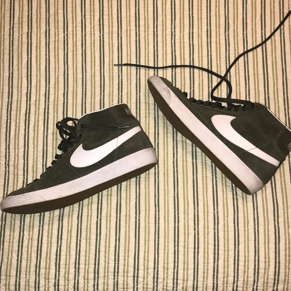 VINTAGE green Nike Blazers!